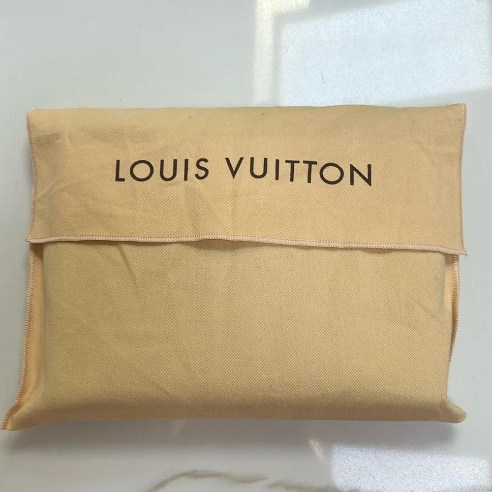 Louis Vuitton Large Monogram Agenda Ring Cover - Picture 14 of 16
